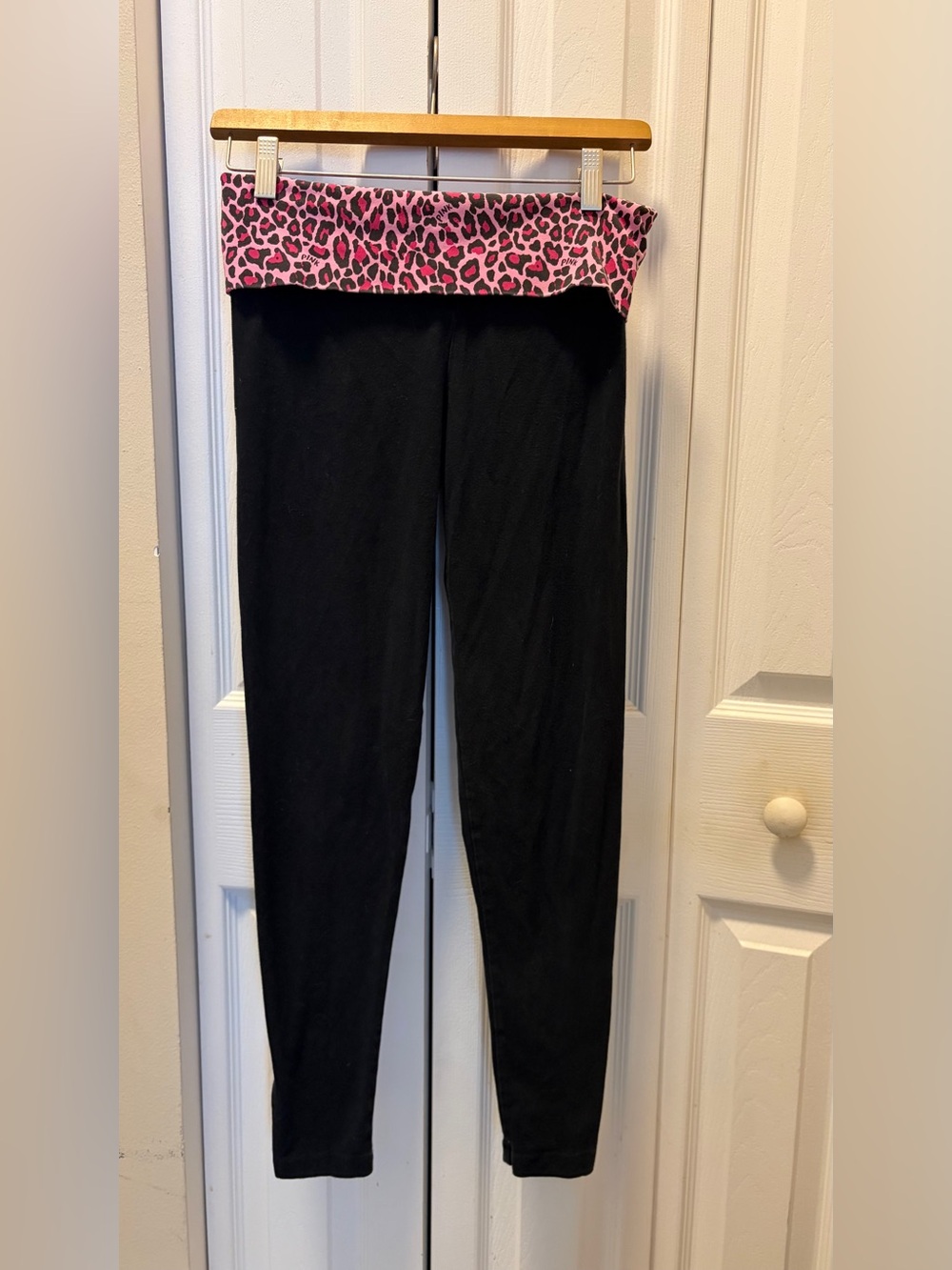 Victoria’s Secret PINK Leggings XS Black Pink Leopard Foldover Waist
